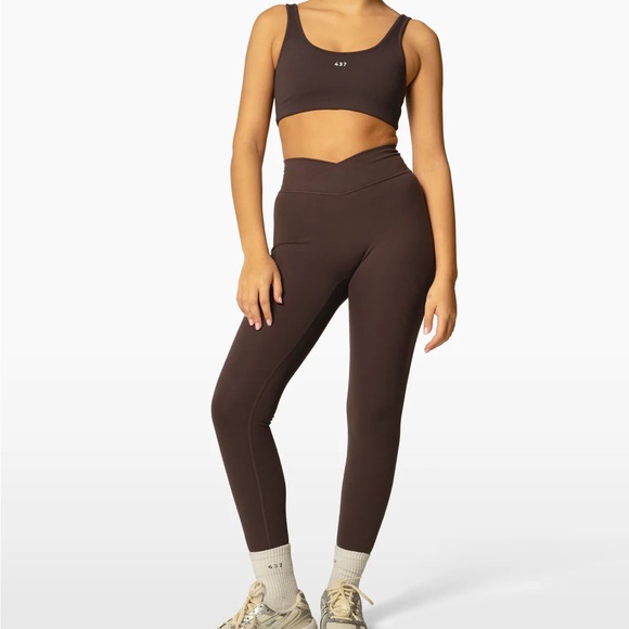 437 The V Leggings Espresso XS - Picture 1 of 6